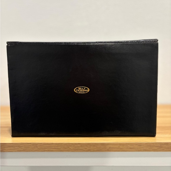 WOLF Heritage Jewelry Trunk (Item No. 280002) – Black Leather - Picture 5 of 5